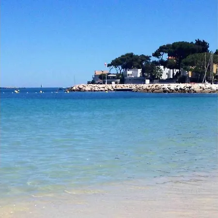Meuble Proche Plages Et Vieille Apartament
